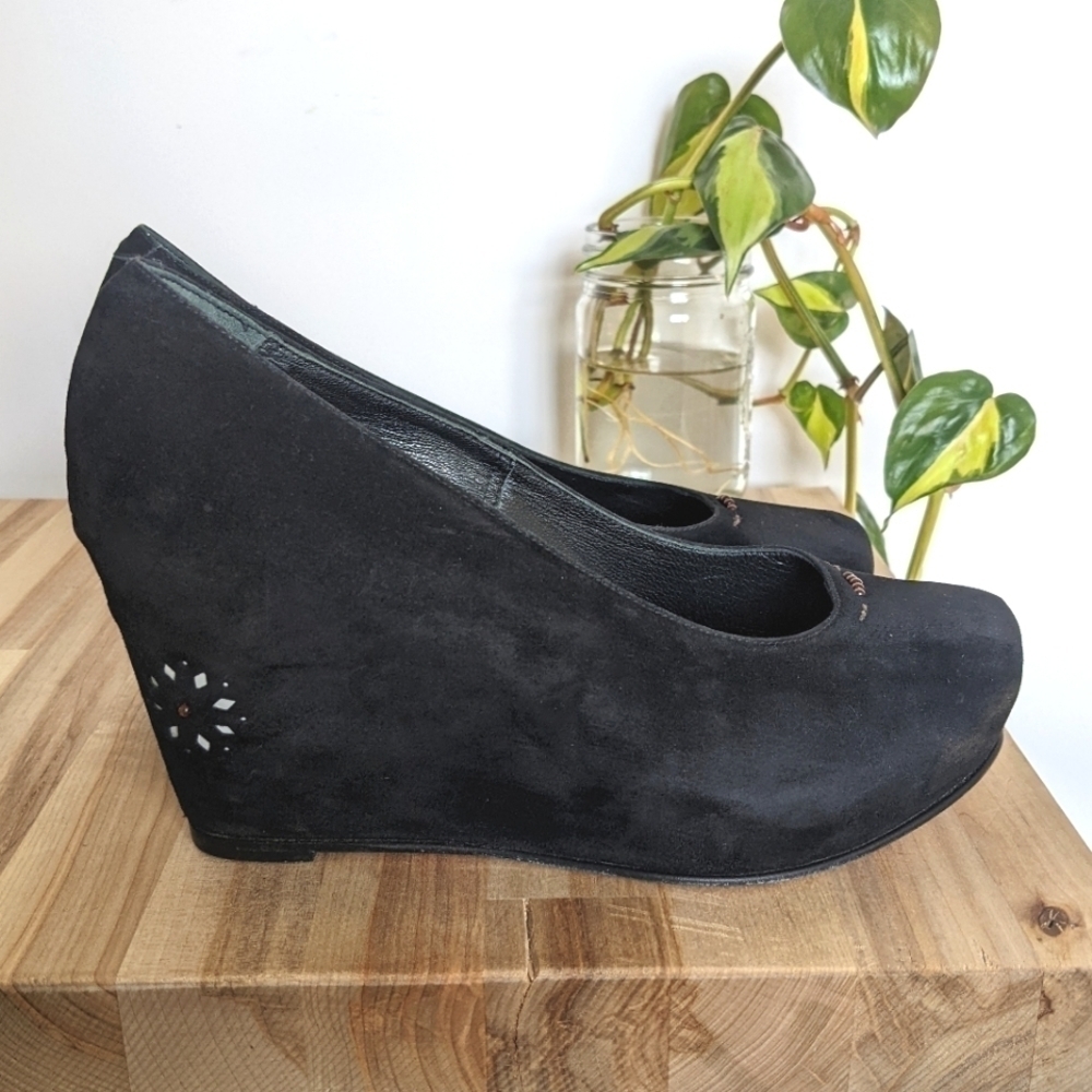 HENRY Cuir Black Suede Wedge Pumps with Cutout Design 37 Round Toe